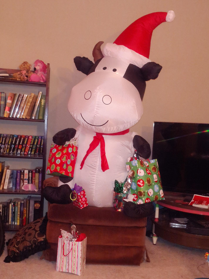 Illustration for article titled Oh Christmas Cow, Oh Christmas Cow...